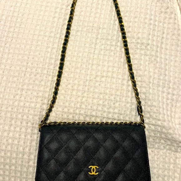 CHANEL Black Quilted Shoulder Bag with Gold Chain - Picture 1 of 5